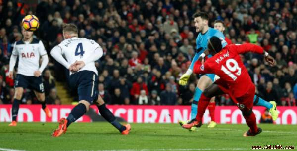 Liverpool giải hạn bằng chiến thắng trước Tottenham