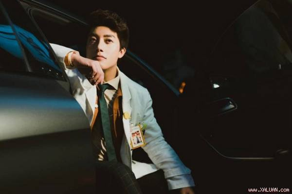 Dân mạng tìm kiếm chàng bác sĩ đẹp trai như tài tử