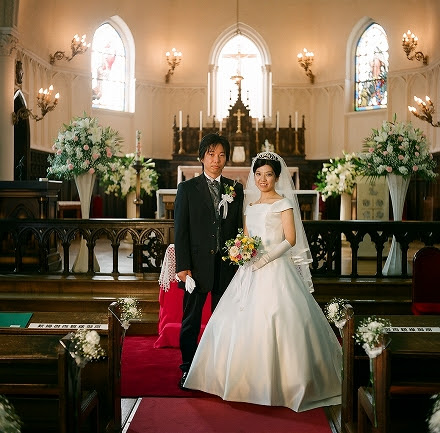 夙川カトリック教会 ウェディングフォトケープ ライト 大阪 神戸 京都の結婚式 ナチュラルスタイルのウェディング撮影と手縫いレザーアルバム