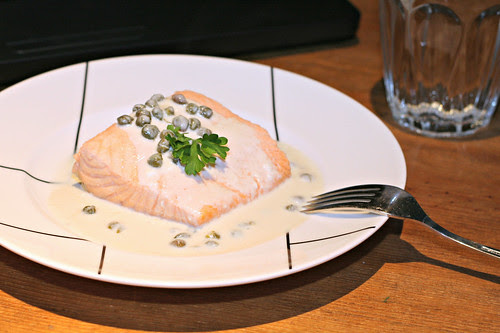 Poached Salmon with Creamy Piccata Sauce