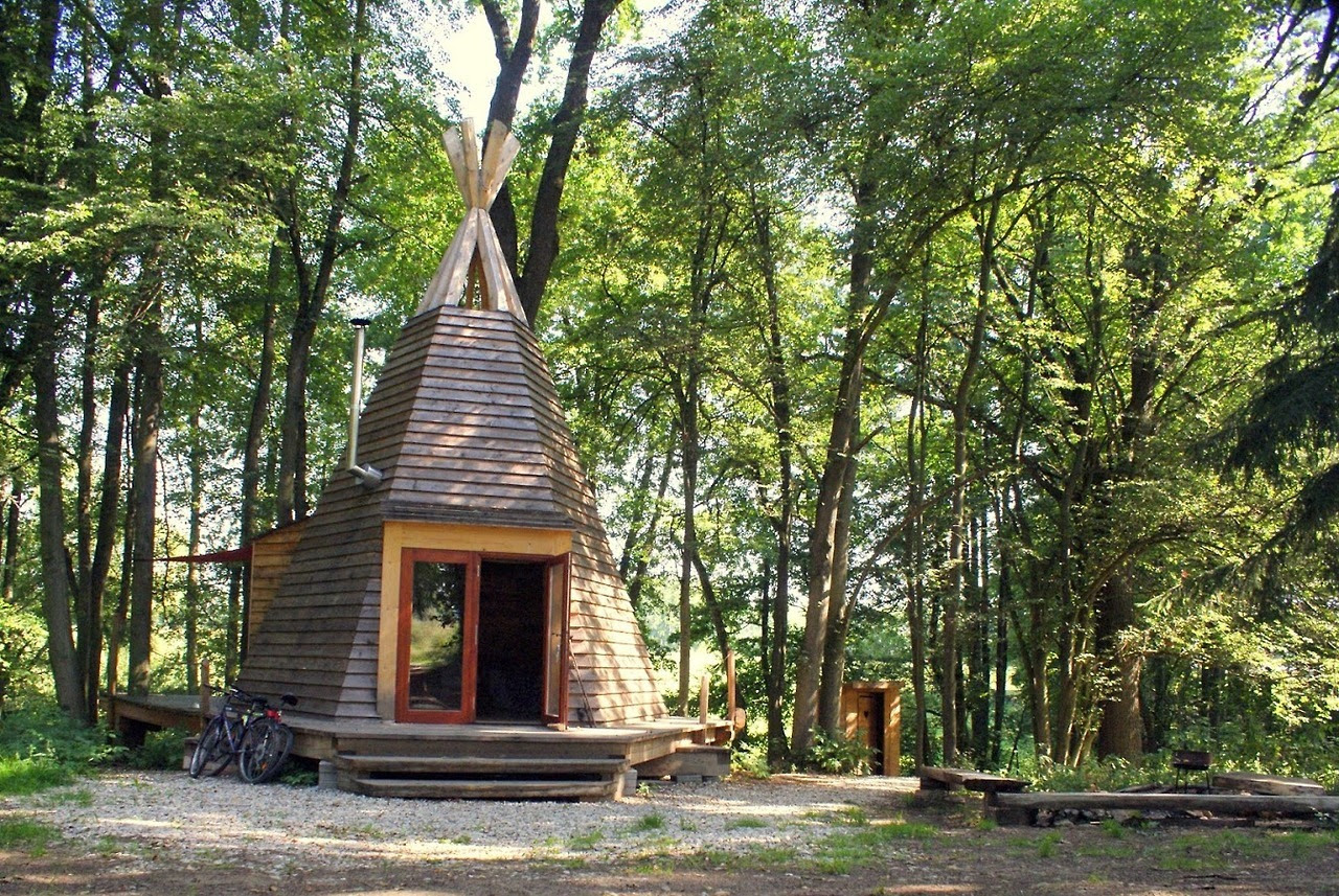 Ponds of Dobčice, in southern Bohemia, Czech Republic
We spend two days in one of the amazing bungalows that belong to the “Ponds of Dobčice” complex in the South of Czech Republic. The bungalow is located right next to a small water stream, has no...