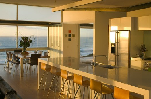 Stunning Beach House by Pete Bossley