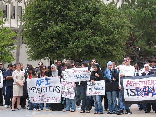 Picture of Islamic Fanaticism's supporters at UC Irvine
