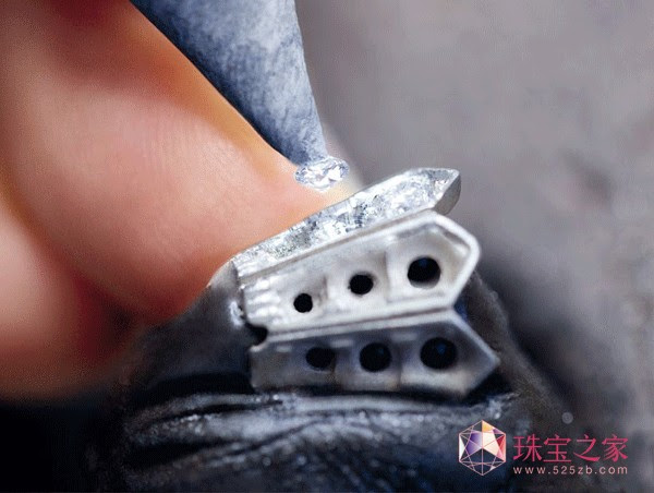 大牌揭秘 宝格丽 2012SERPENTI蛇系列高级珠宝