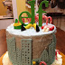 Christmas Birthday Cakes - Christmas Floral Cake | Wilton : Occasions you need, birthday cakes, wedding cakes, engagement cakes, hen party cakes, graduation cakes, corporate cupcakes and cakes, baby shower cakes, christening.
