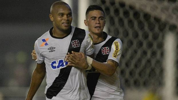 Anderson Salles marcou de pênalti o segundo gol do Vasco