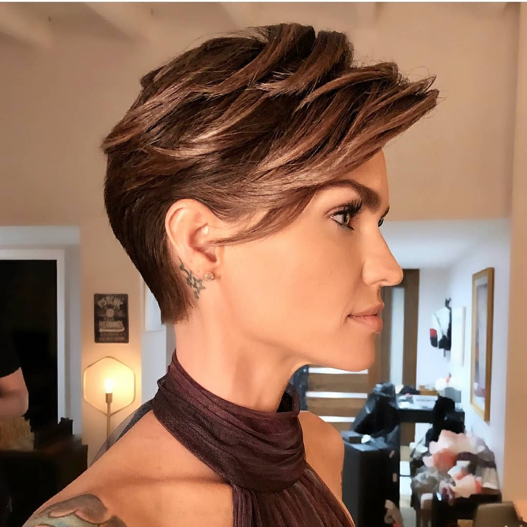 10 Edgy Pixie Haircuts for Women, Best Short Hairstyles 2021
