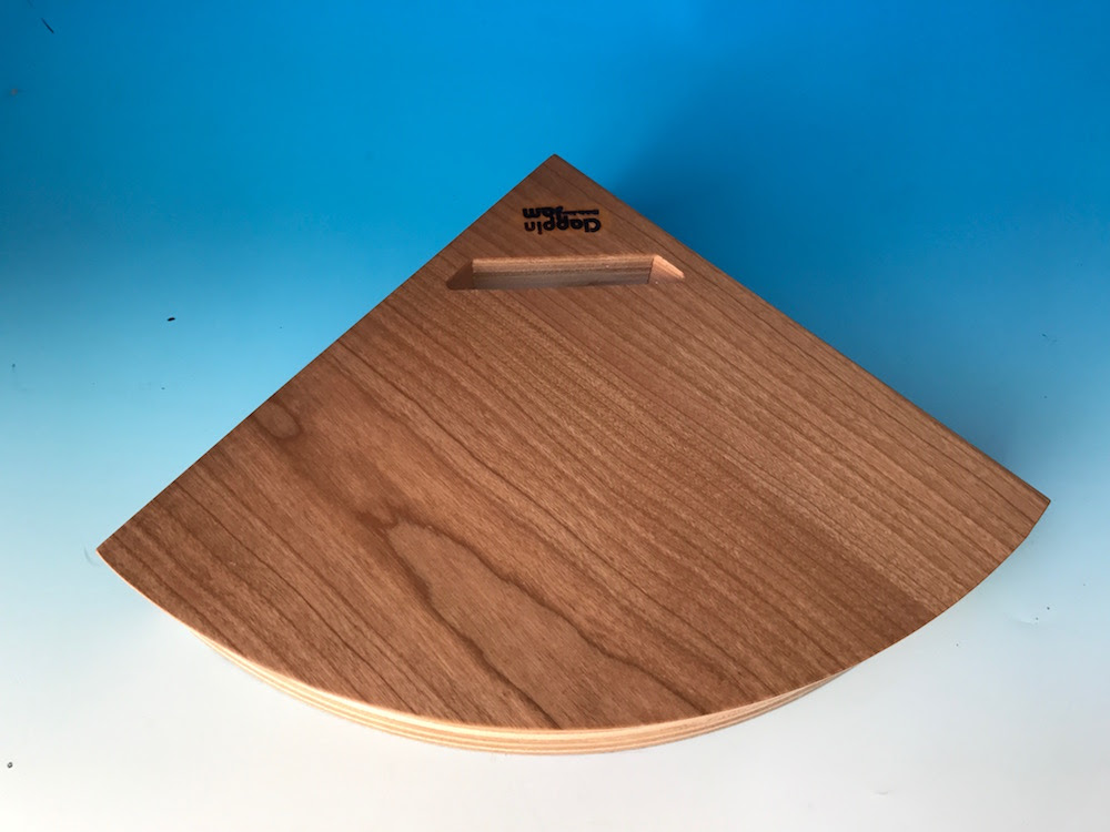 Iphoneを置くだけで音色が変わるウッドホーン I Woodhron Collection