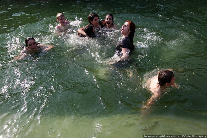 Fountain Swim - Part II 4