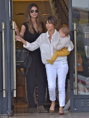 Kourtney Kardashian muestra a su preciosa bebé