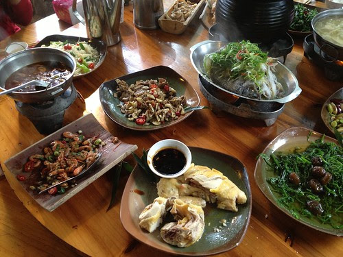 南投鹿谷．竹棧餐廳
