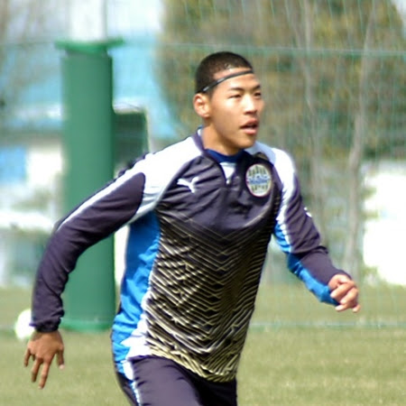 山形 短髪のキム ボムヨンがヘアバンド着用 奇跡の組み合わせの理由とは