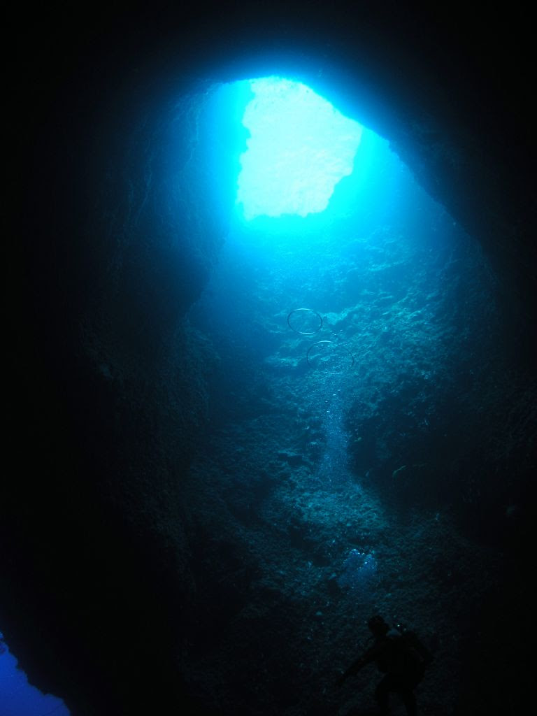 ブルー ホール 2 ただの悪魔の画像