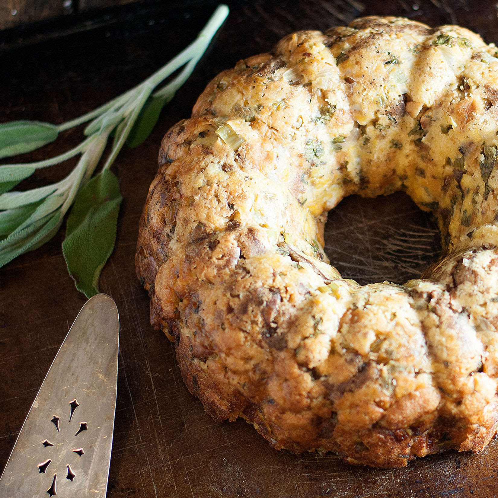 15 Creative Bundt Pan Recipes - How to Use a Bundt Pan