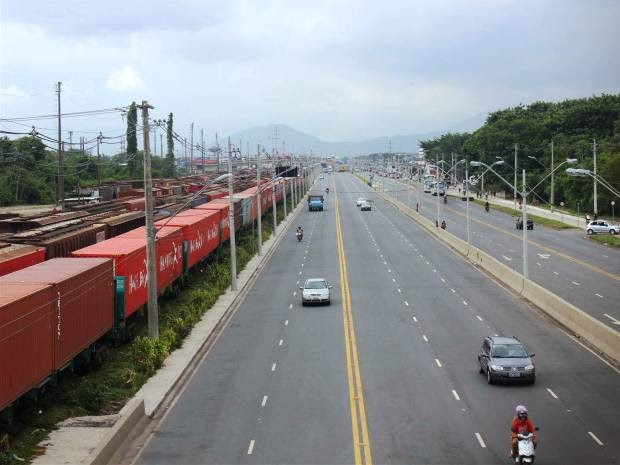 Linha férrea fica próxima ao bairro Conceiçãozinha (Foto: Divulgação/Prefeitura de Guarujá)