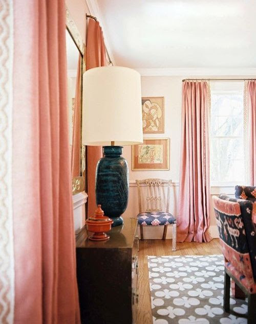 pink curtains >3