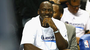 Michael Jordan entra para a lista de bilionários da Forbes Michael Jordan entra para a lista de bilionários da Forbes
