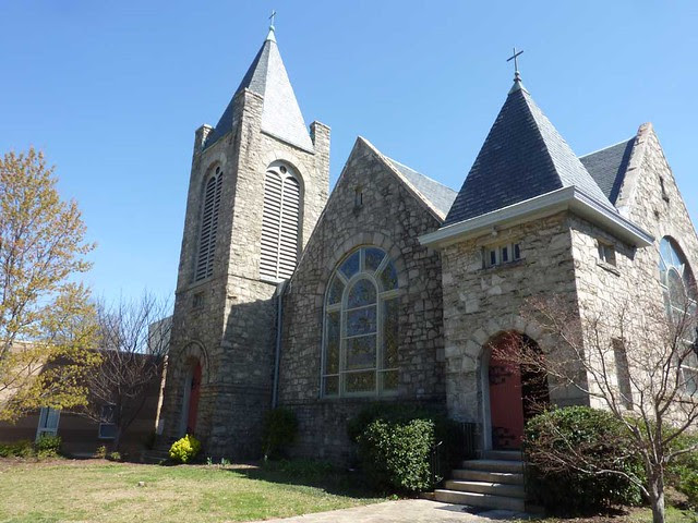 P1080460-2011-03-12-Phoenix-Flies-Inman-Park-Methodist-Church