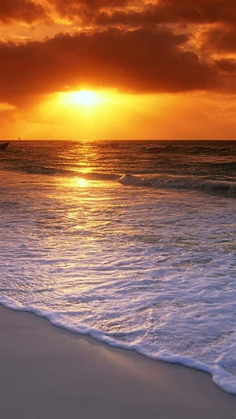 The amazon fire hd 10 plus and amazon fire hd 10 look virtually identical, and indeed, they pretty much are but for a few small but potentially significant differences that might sway you towards one or the other. Good evening ocean side beach background - Beach Wallpapers