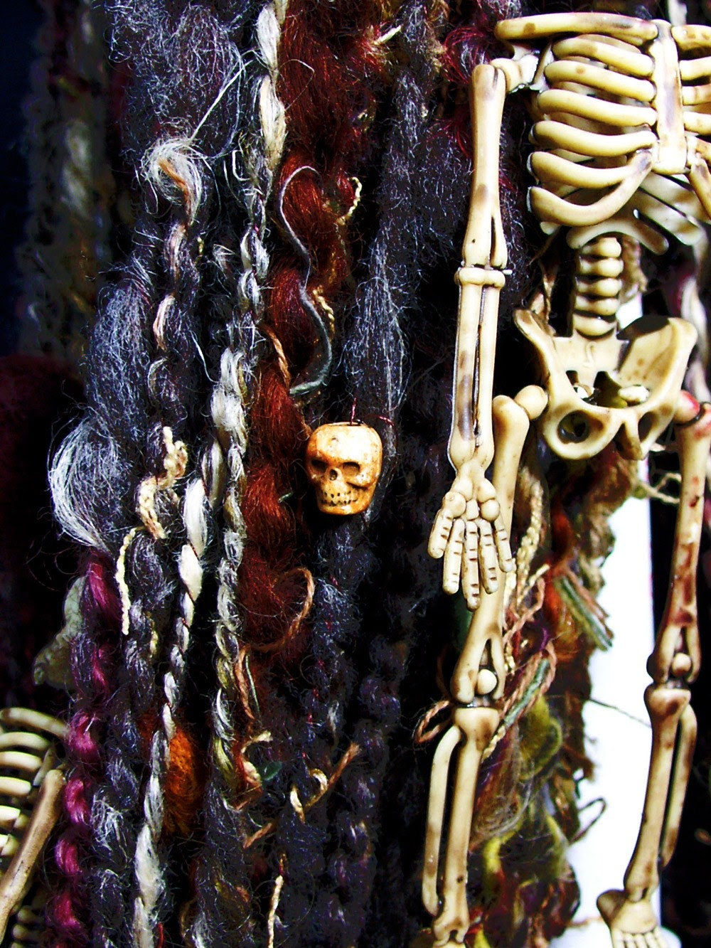 SKELETAL REMAINS - handspun yarn (116 yds)