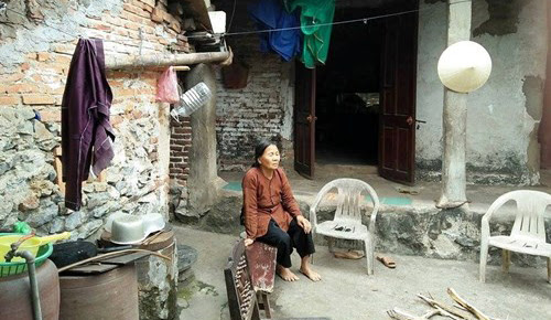 dan-nhan-tien-den-bu-can-bo-phuong-thu-lai-mot-nua
