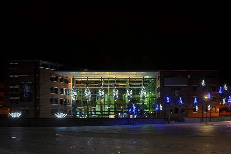 Evry Daily Photo - Hommage a Mandela - Place des Droits de l Homme - Evry Mairie