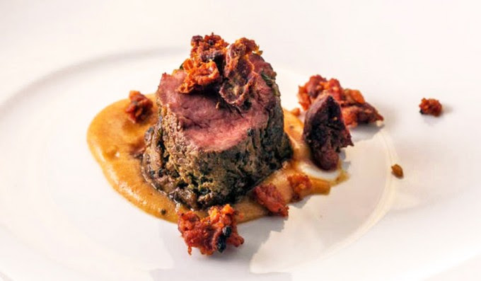 Solomillo de cerdo ibérico con puré de matanza