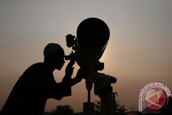 Warga Arab Saudi dan UEA mulai puasa Ramadhan besok 