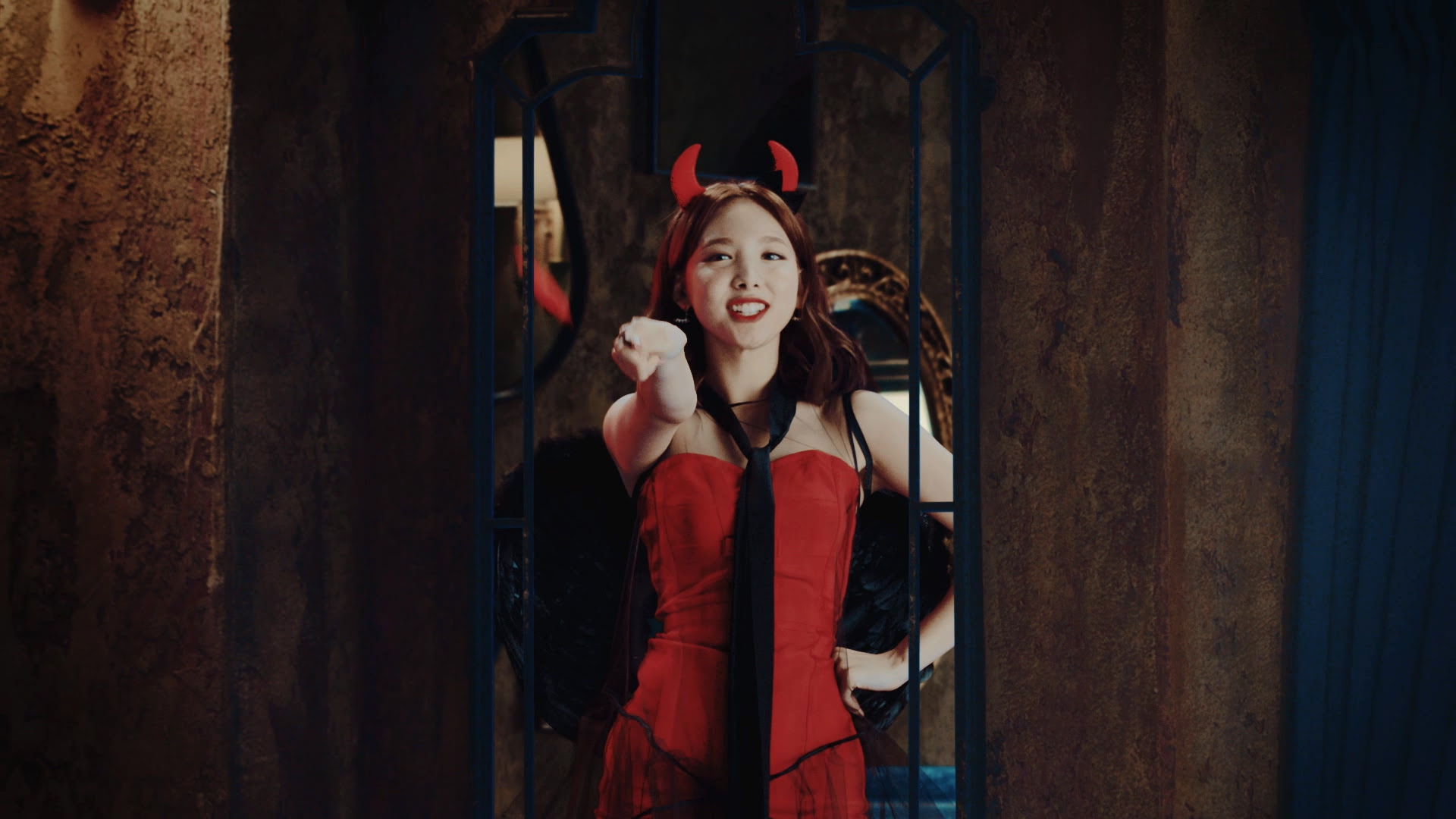 I Finally Got What Nayeon Has Cosplayed As In The Tt Mv Random Onehallyu