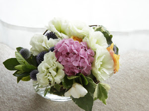 一周忌には色の付いたお花をお供えしてもいいですか