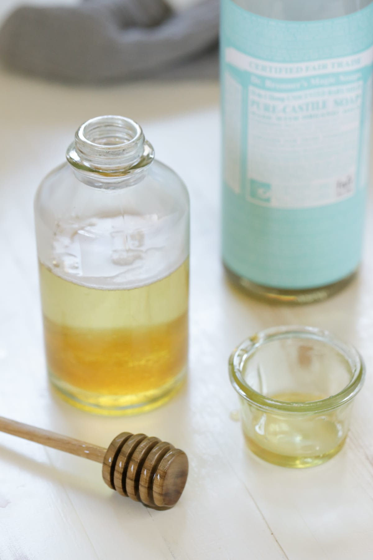 A DIY homemade honey face wash that's natural and effective for cleansing the skin. This easy face wash only requires four ingredients (and two seconds of time)--castile soap, honey, water, and a nourishing oil!
