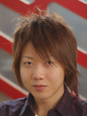 メンズ ヘアスタイル ロックっぽいエクステ付きセームレイヤーカット