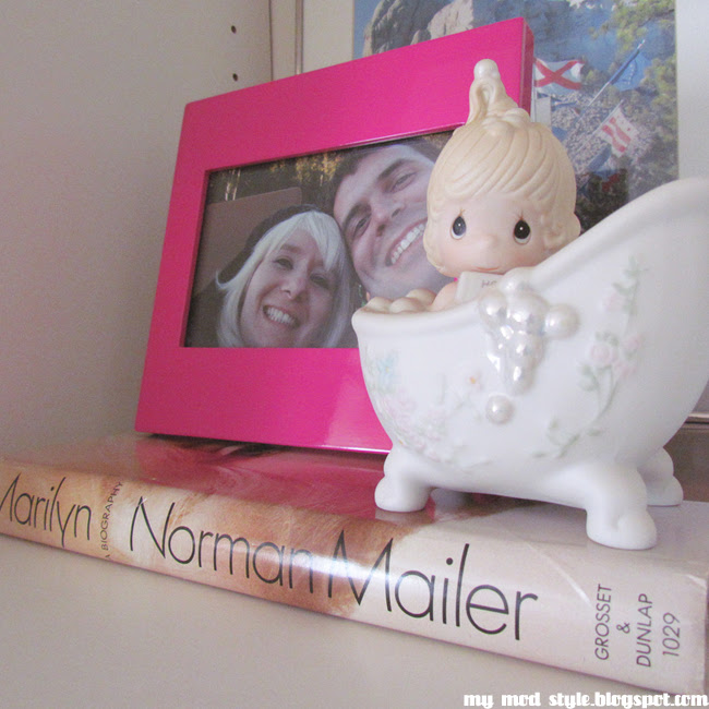 BOOKCASE PreciousMoment
