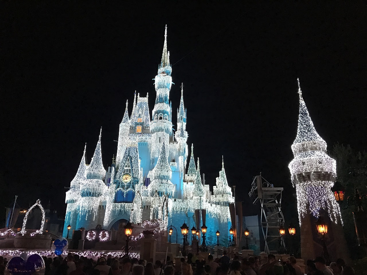 ディズニーランドデートの服装は リュックねっとnews