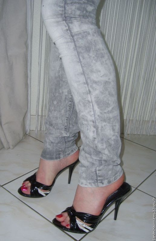http://fandechaussures.blogs.fr/photos/6f22fff25036f02eg.jpg