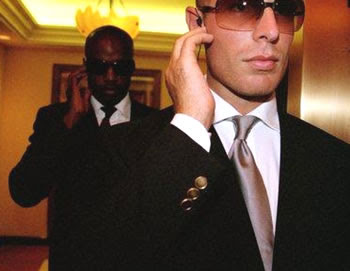 http://lavidaesloca.files.wordpress.com/2009/02/bodyguards.jpg