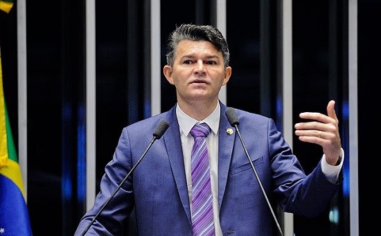 Senador critica tentativa do PT de ‘vitimizar’ Lula