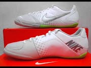 31 Gambar Sepatu Bola Nike Ukuran 38, Yang Banyak Di Cari!