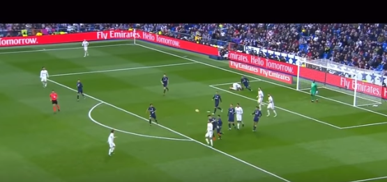 モドリッチ シュートの技術 胸トラップからボレーシュートを見せる サッカー技術 戦術動画データベース