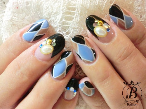 ネイル 福岡 ブリオン 幾何学模様ネイル 大濠公園 ジェル ネイルサロン Bullion Blog 福岡 大濠公園にあるエレガントな気分になれるネイル サロン Bullion ブリオン