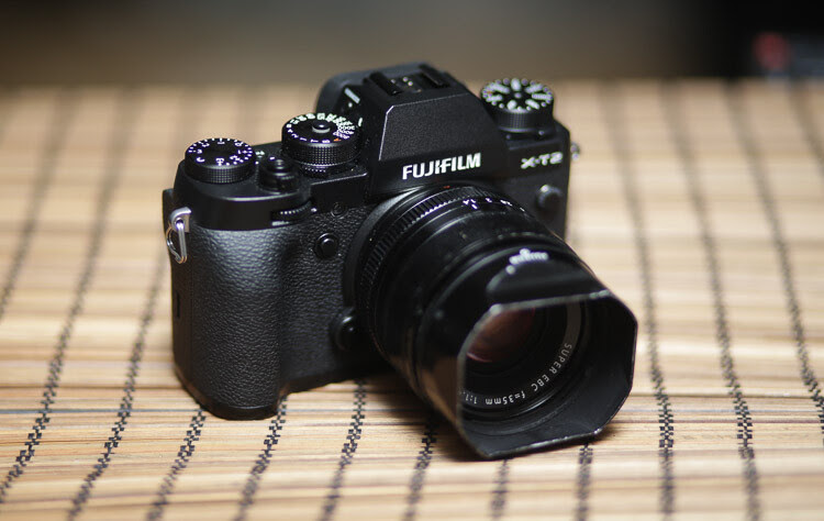 Shooting the X-T2 using a Canon 5DIII. The 580EXII flash was set up off camera, with the trigger set to auto detect camera, and the receiver set to auto detect flash. Set to ETTL mode, both power and zoom can be controlled from the trigger. The flash was bounced into the ceiling. ISO200 1/500sec f1.8. 