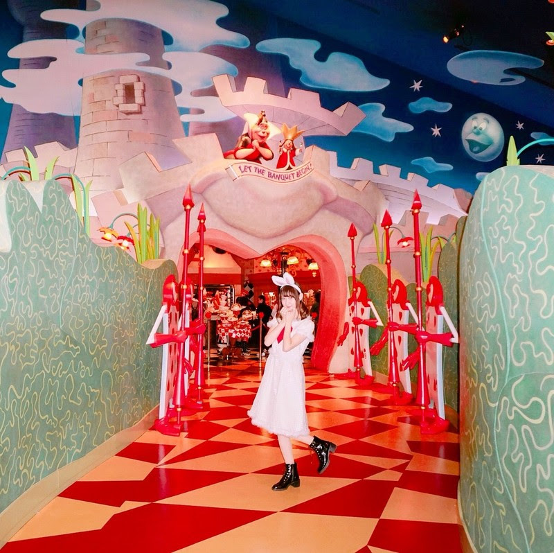 東京ディズニーランドにあるおすすめフォトスポット 不思議の国のアリス編 レポミン 気になるアレの体験談メディア