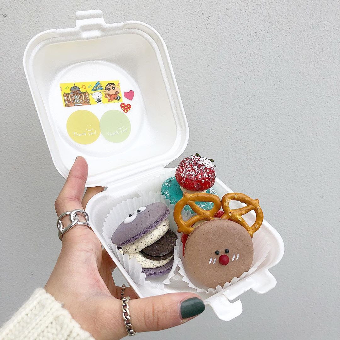 テイクアウトboxも可愛い 原宿の韓国マカロンカフェ Hellocaron Nom De Plume ノンデプルーム