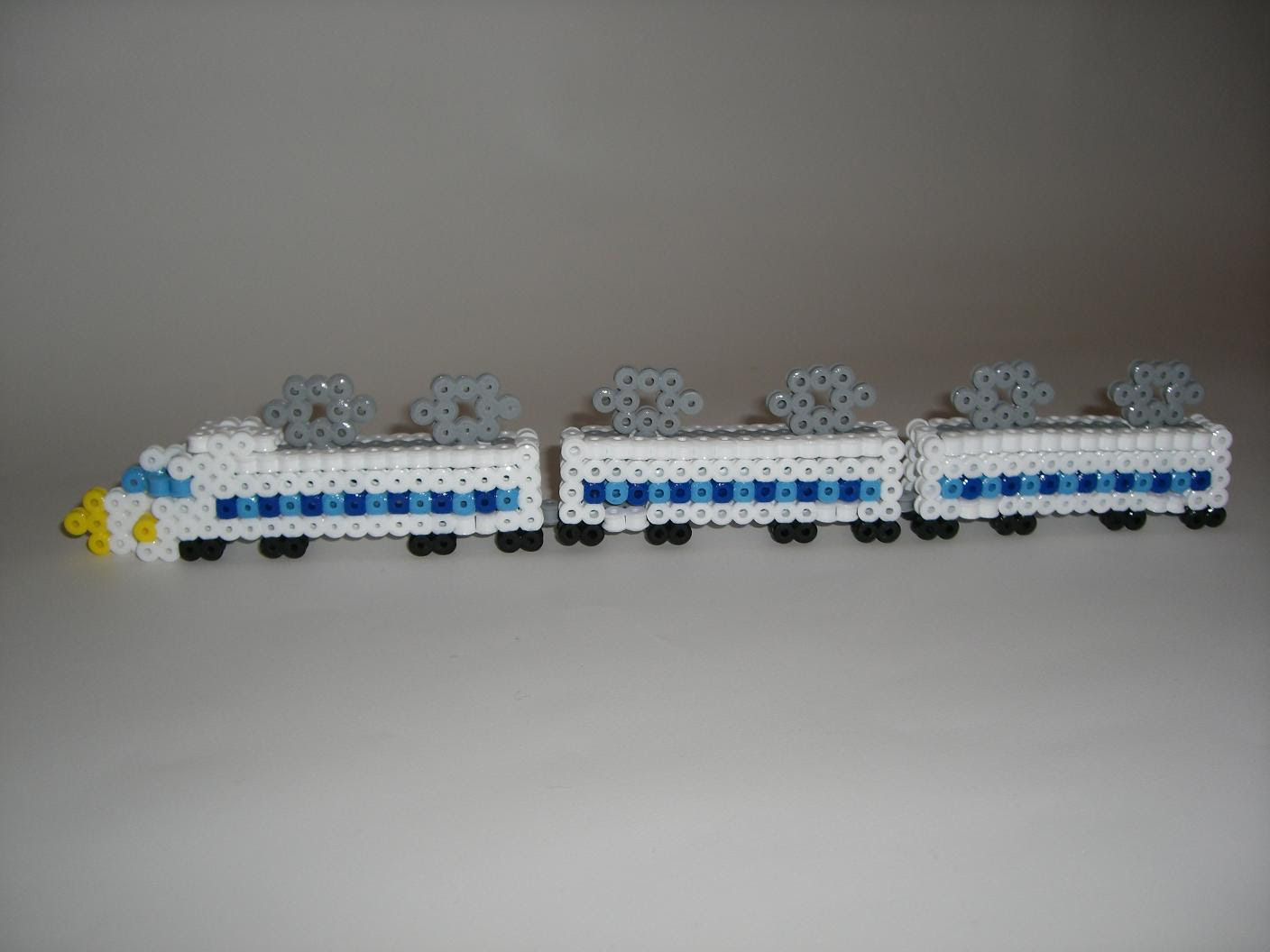 アイロンビーズ 電車 新幹線発車 難度 易 3dperlerbeadsお手軽頑固な立体アイロンビーズ