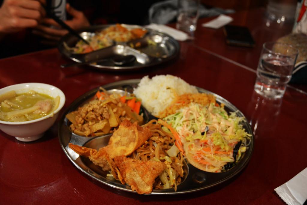タイ料理60分食べ放題980円 高田馬場 カオタイ のランチビュッフェが衝撃のコスパだった件 ぐるなび みんなのごはん