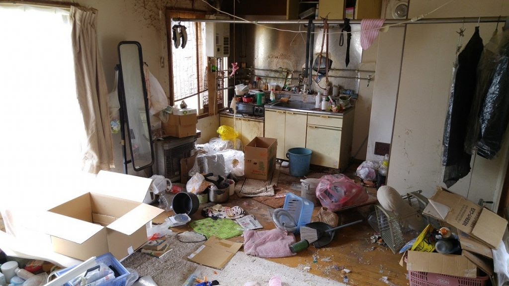 空き屋 一軒家の不用品 ゴミ屋敷 猫屋敷でのご相談は 札幌 不用品の回収 処分 片付け 遺品整理のライフピース