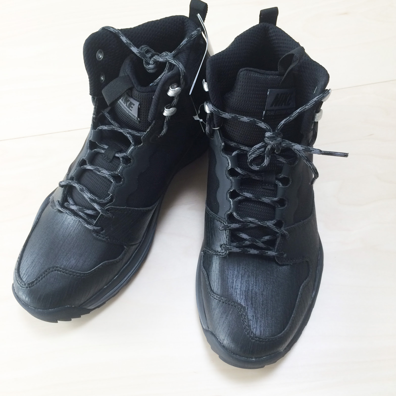 小雨ならokなナイキのハイカットスニーカーを買ってみました
