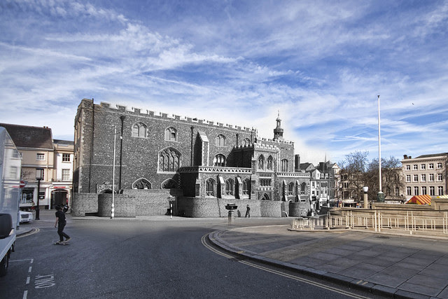 Guildhall sandbagged 1939 >2012