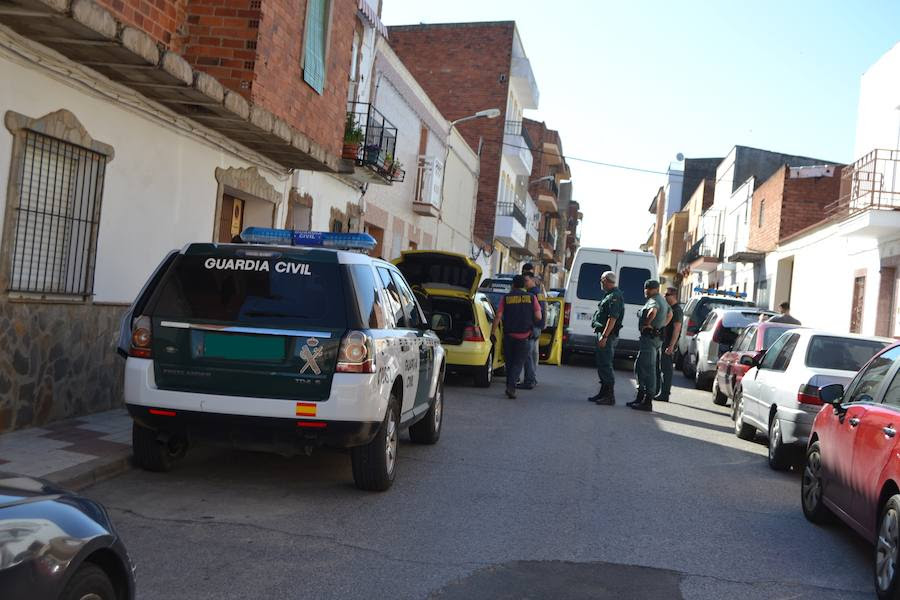 Uno de los registros realizados ayer por la Guardia Civil