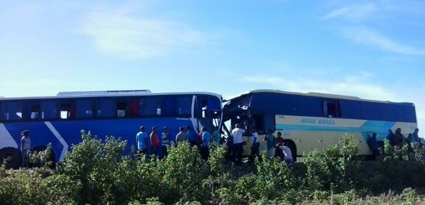 Dois ônibus batem de frente e deixam mais de 40 feridos no Piauí. Veja os nomes!
